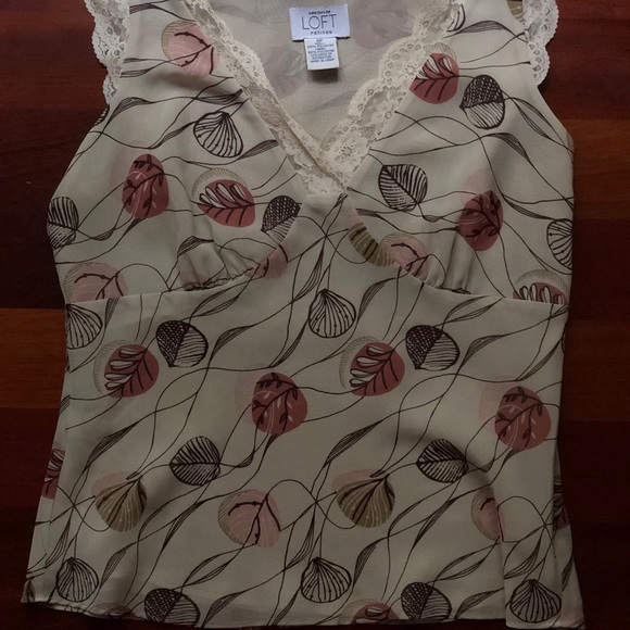 Delicate LOFT Shell - Picture 4 of 4